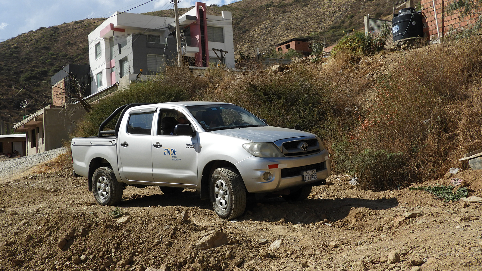 ENDE Valle Hermoso promueven la seguridad vehicular con el curso de Manejo Defensivo 4x4 